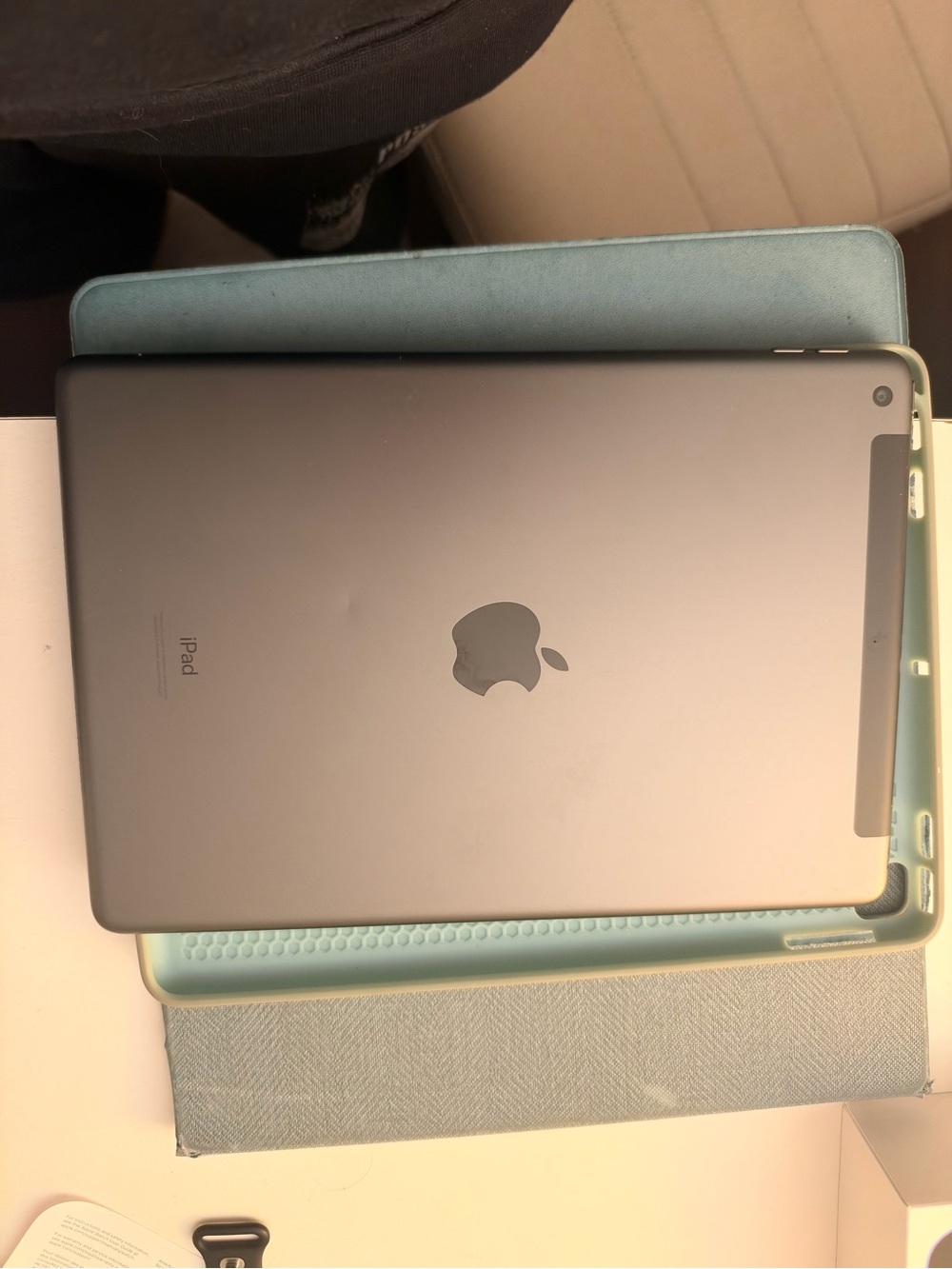 ipad - Picture 3 of 3